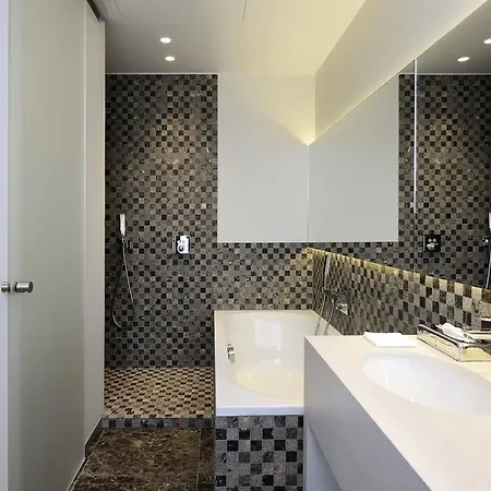 Messeyne Hotell 4*
